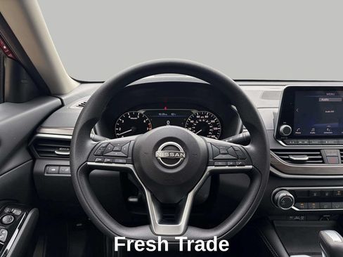 Used 2023 Nissan Altima 2.5 SV FWD image 12