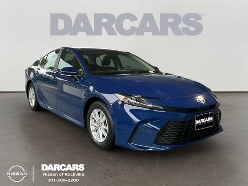 Used 2025 Toyota Camry LE FWD image 1