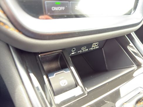 Used 2025 Subaru Outback Wilderness AWD/4WD image 21