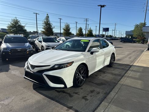 Used 2023 Toyota Camry SE w/ Convenience Package FWD image 7