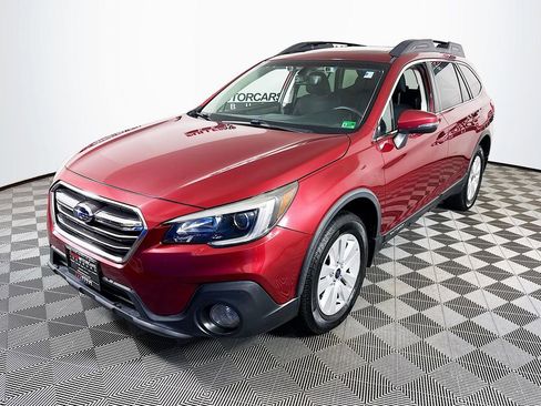 Used 2018 Subaru Outback 2.5i Premium image 3