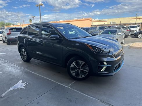 Used 2022 Kia Niro EX w/ Cold Weather Package image 5