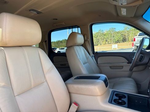 Used 2011 Chevrolet Tahoe LT w/ Luxury Package image 11