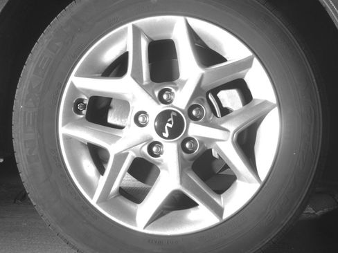 Used 2025 Kia Soul LX w/ LX Technology Package FWD image 13