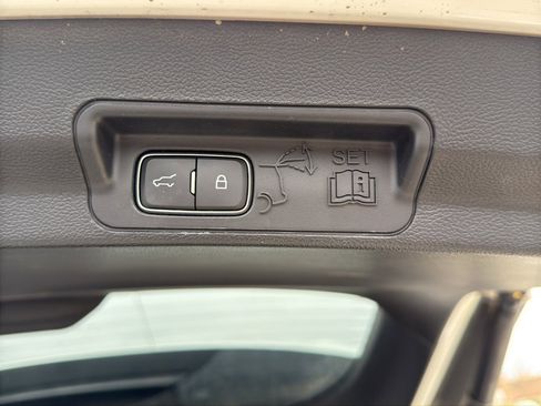 Used 2020 Ford Explorer ST w/ ST Street Pack image 10