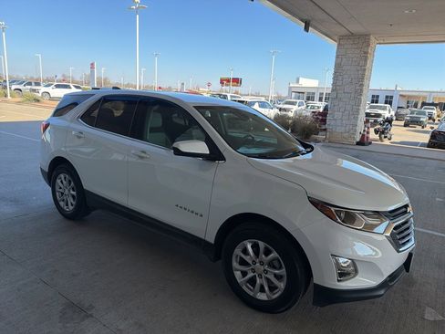 Used 2020 Chevrolet Equinox LT image 1