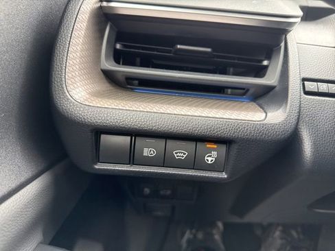 Used 2024 Toyota Prius Limited w/ Limited Premium Package image 21