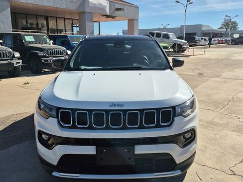 Used 2024 Jeep Compass Limited image 2