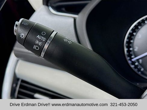 Used 2022 Cadillac XT4 Premium Luxury w/ LPO, Radiant Package image 15