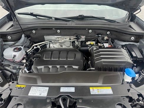 Used 2025 Volkswagen Atlas SEL Premium R-Line image 12