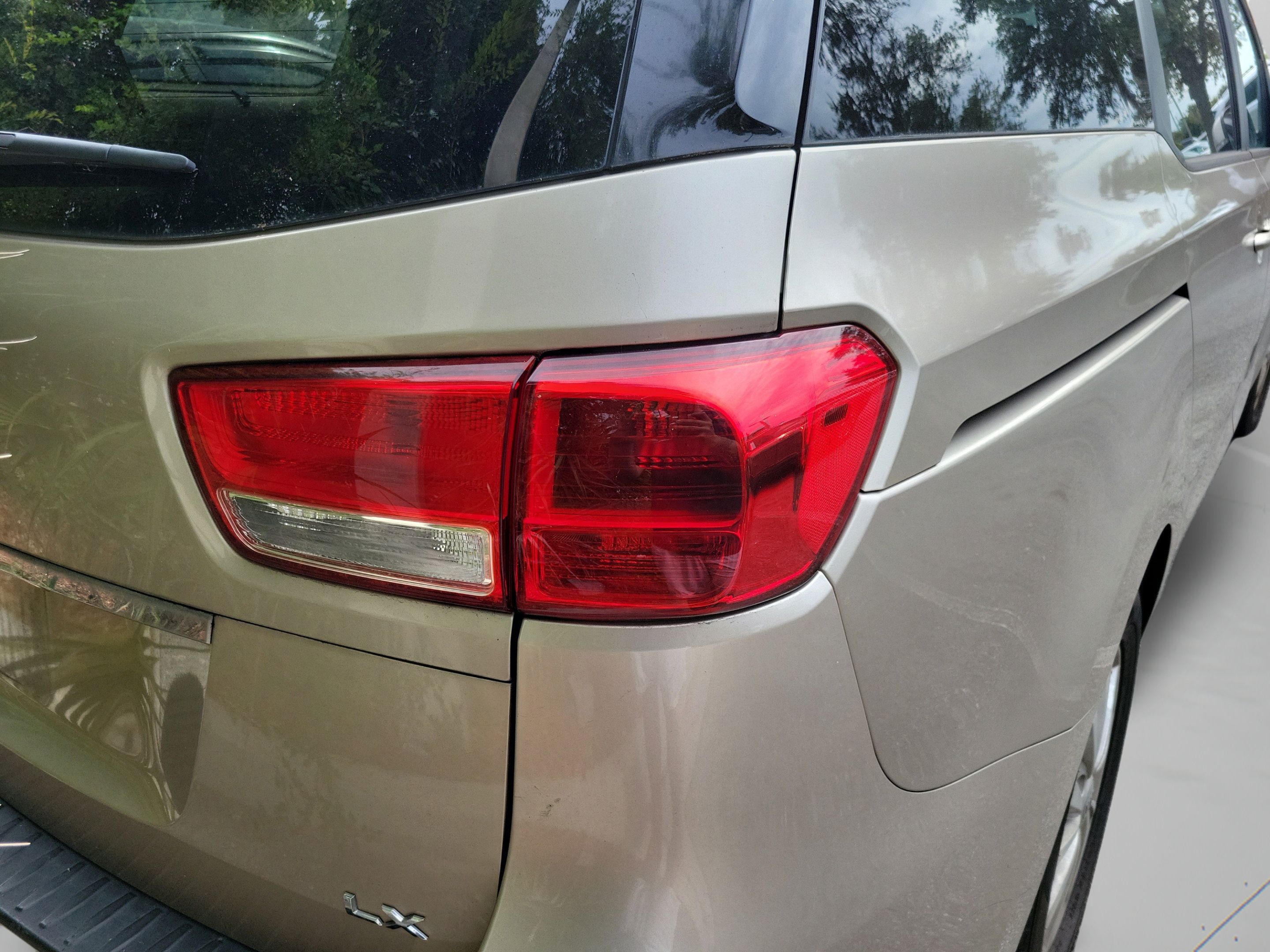Used 2017 Kia Sedona LX w/ LX Essentials Premium Package FWD image 22