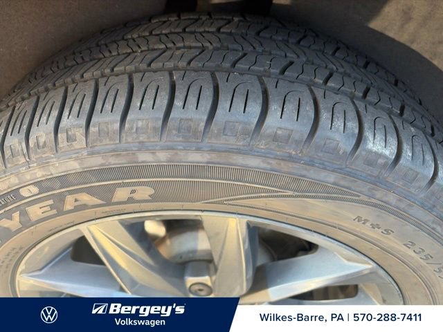 Certified 2023 Volkswagen Tiguan SE w/ Panoramic Sunroof Package AWD/4WD image 16