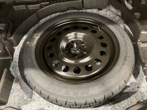 Used 2023 Ford Escape ST-Line w/ Cold Weather Package image 32