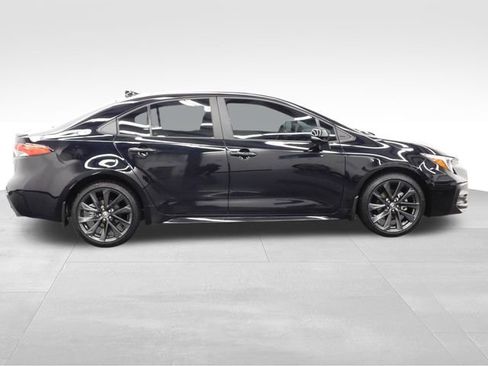 Used 2025 Toyota Corolla SE image 11