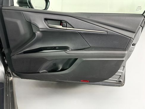 Used 2025 Toyota Camry SE image 31