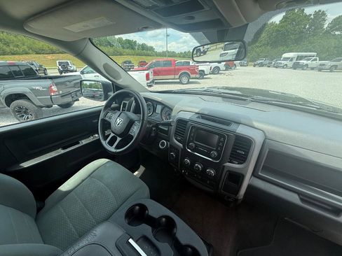 Used 2017 RAM 2500 Tradesman w/ Chrome Appearance Group AWD/4WD image 7