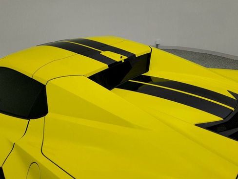 Used 2021 Chevrolet Corvette Stingray Premium Conv w/ Z51 Performance Package RWD image 10