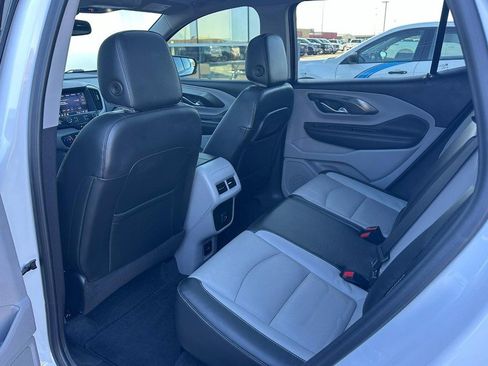 Used 2022 GMC Terrain SLT image 13