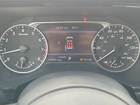 Used 2025 Nissan Pathfinder SV FWD image 31
