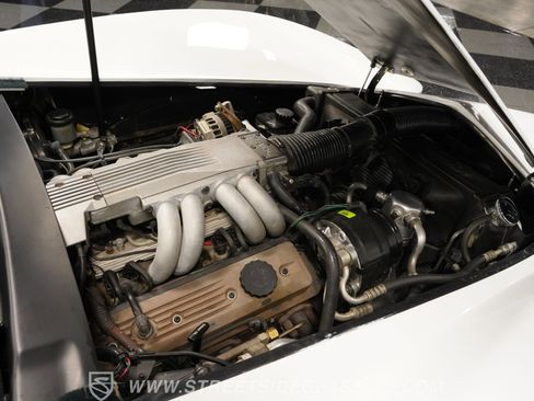 Used 1986 Chevrolet Corvette Coupe image 35