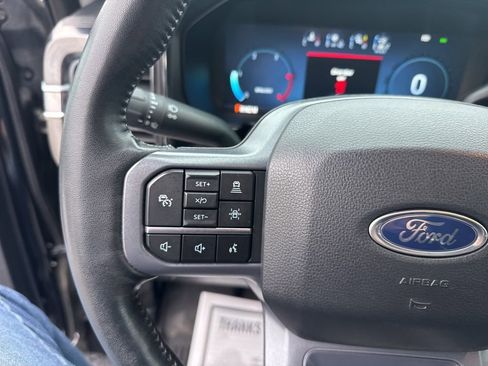 Used 2023 Ford F450 Lariat w/ Tow Technology Package image 11