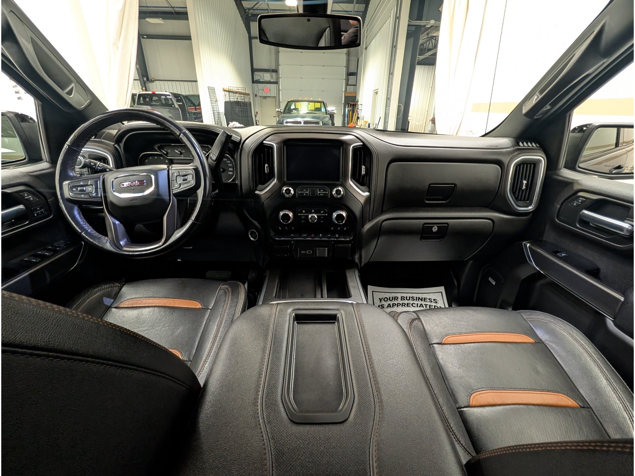 Used 2022 GMC Sierra 1500 AT4 w/ AT4 Premium Package AWD/4WD image 9