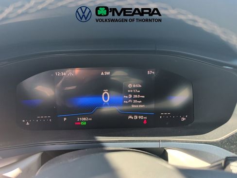 Used 2023 Volkswagen Taos SE w/ Panoramic Sunroof Package image 5