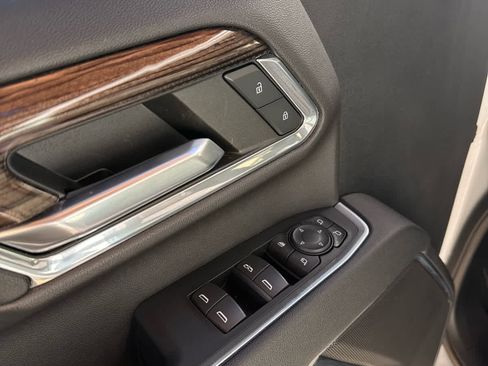 Used 2024 Chevrolet Silverado 2500 LT w/ Convenience Package image 16