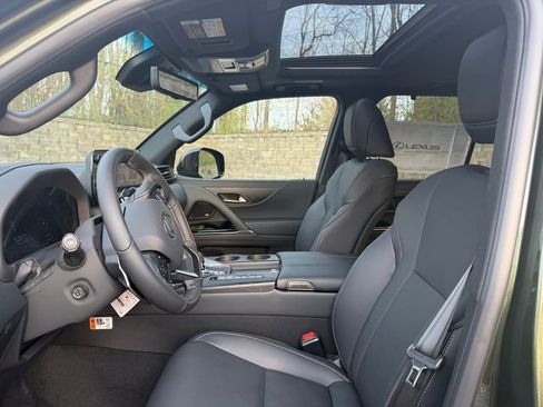 New 2026 Lexus LX 700h Luxury image 12