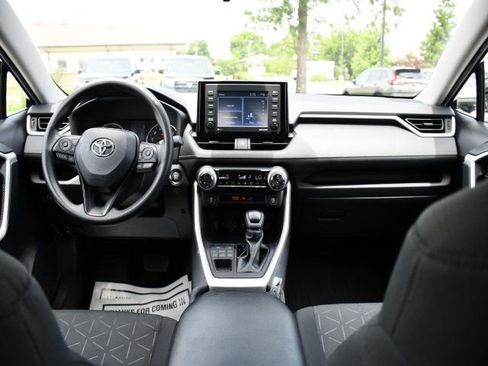 Used 2021 Toyota RAV4 XLE AWD/4WD image 20