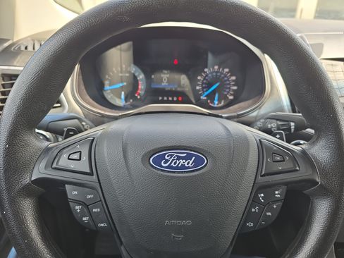 Used 2018 Ford Edge SE FWD image 20