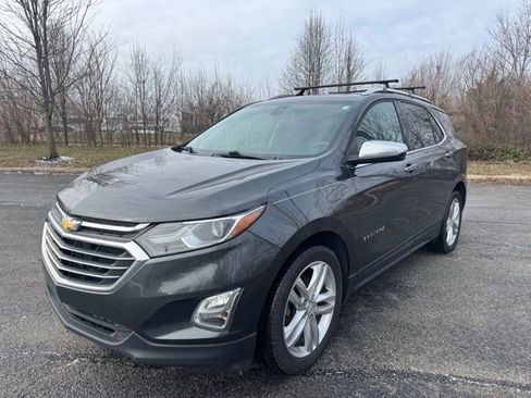 Used 2018 Chevrolet Equinox Premier image 2