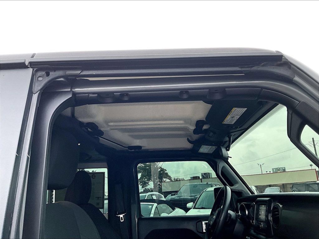 Used 2019 Jeep Wrangler Sport AWD/4WD image 23