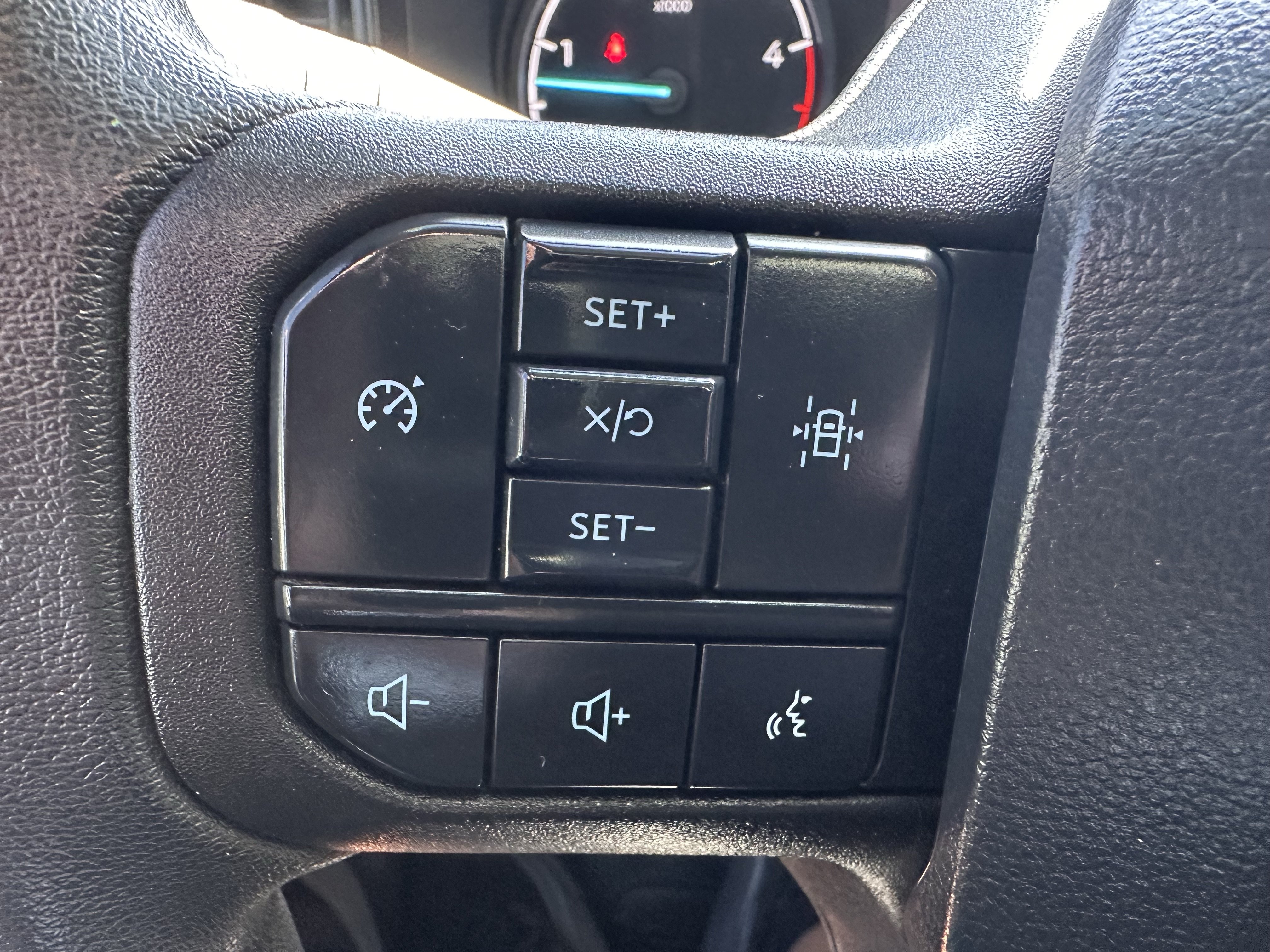 Used 2024 Ford F550 4x4 Crew Cab Super Duty image 19