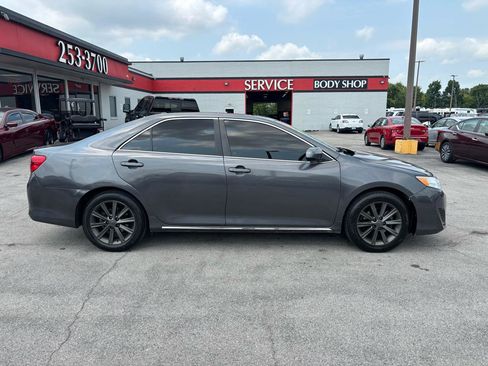 Used 2012 Toyota Camry XLE w/ Leather Pkg FWD image 2