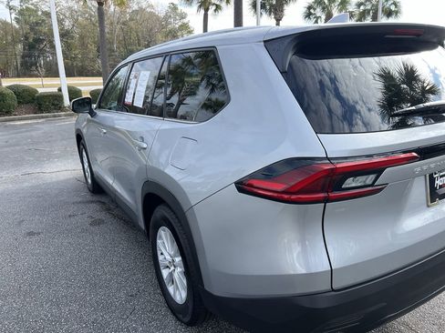 Used 2025 Toyota Grand Highlander FWD image 8