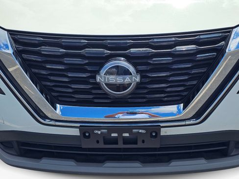 Used 2023 Nissan Rogue S AWD/4WD image 3