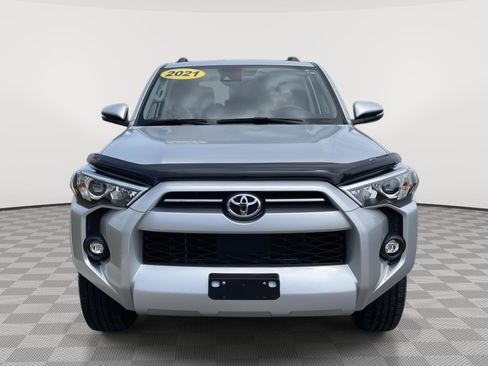 Used 2021 Toyota 4Runner SR5 Premium w/ Moonroof Package AWD/4WD image 17
