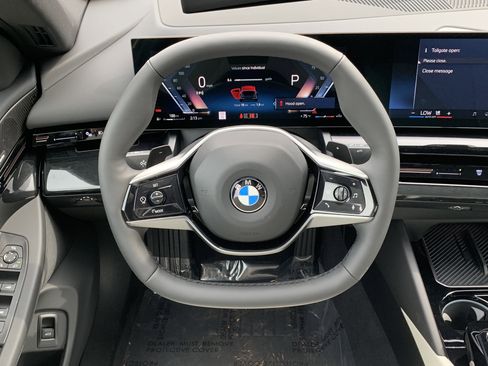 Certified 2025 BMW 530i xDrive w/ M Sport Package image 18