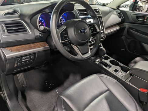 Used 2018 Subaru Outback 3.6R Limited AWD/4WD image 11