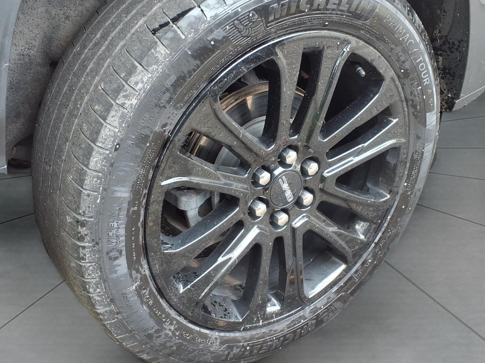 Used 2023 GMC Acadia SLT w/ Elevation Edition AWD/4WD image 5