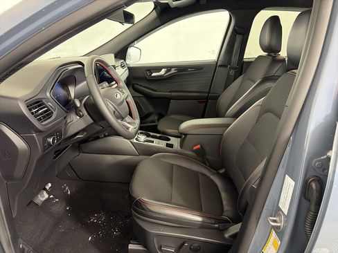 Used 2025 Ford Escape ST-Line w/ Tech Pack #1 image 6