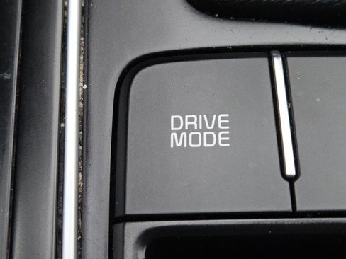 Used 2019 Kia Sorento L image 4