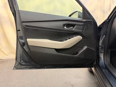 Used 2023 Honda Accord EX image 12