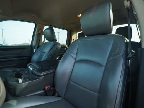 Used 2019 RAM 2500 Tradesman w/ Chrome Appearance Group image 34