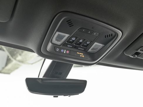 Used 2022 Chevrolet Traverse LT w/ LT Premium Package AWD/4WD image 24