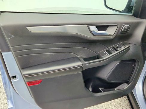 Used 2022 Ford Escape Titanium image 10