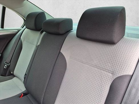 Used 2018 Volkswagen Jetta S w/ Cold Weather Package FWD image 13