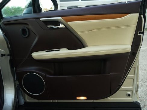 Used 2016 Lexus RX 450h AWD image 24