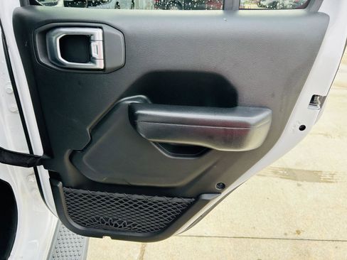 Used 2019 Jeep Wrangler Unlimited Sport S AWD/4WD image 23